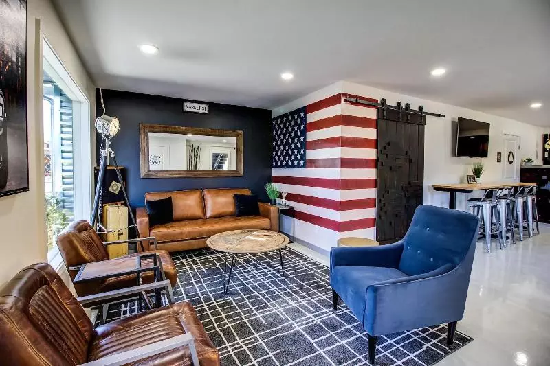 هتل Americana Modern