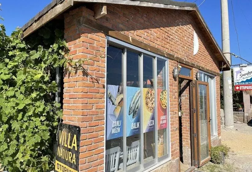 Hotelli Assos Villa Natura