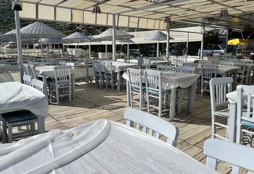 Hotelli Assos Villa Natura