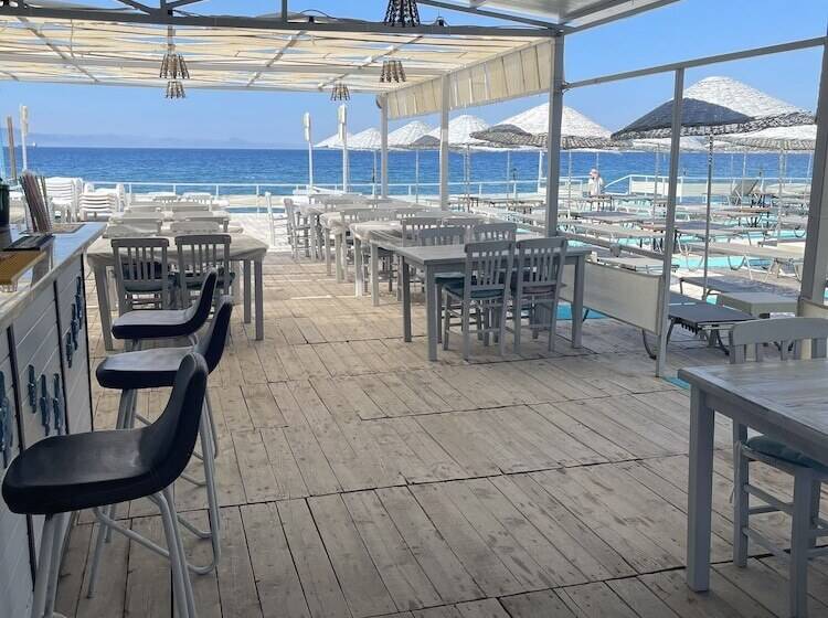 ホテル Assos Villa Natura