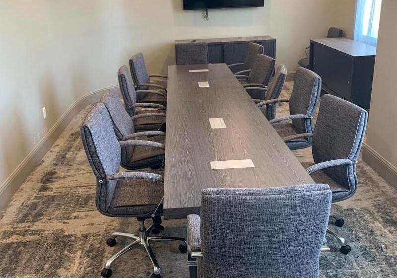 Grand Centennial Hotel At Centennial Plaza Gulfport