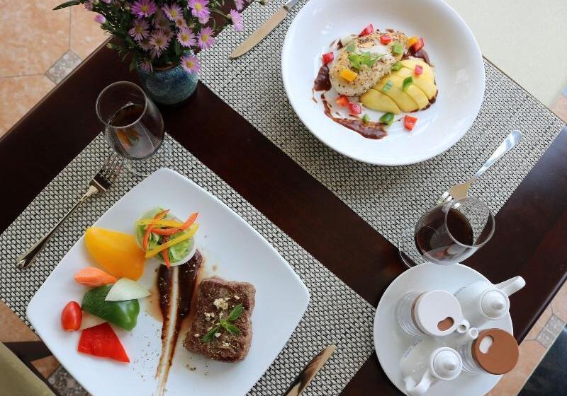 هتل Roxana River Villa