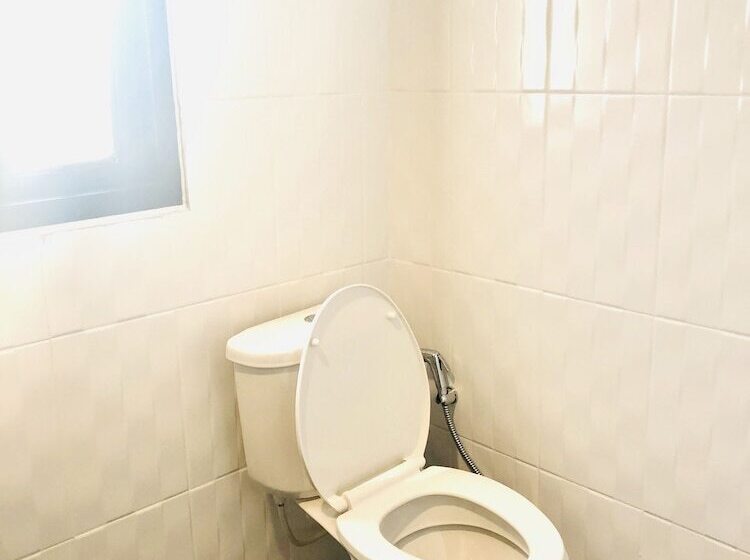 בית מלון כפרי S2 At Uthai Uthaithani