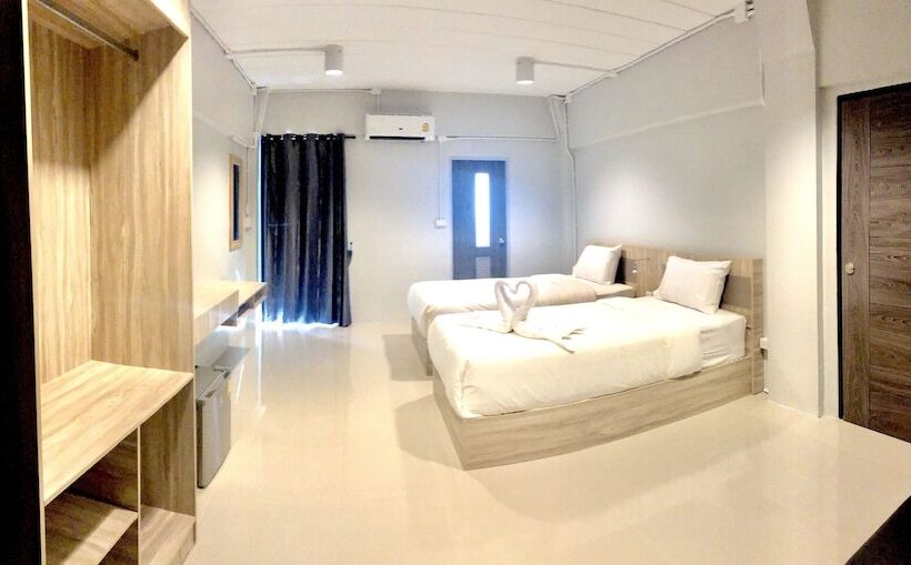 בית מלון כפרי S2 At Uthai Uthaithani