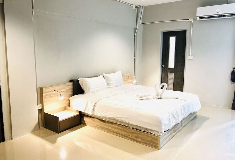 בית מלון כפרי S2 At Uthai Uthaithani