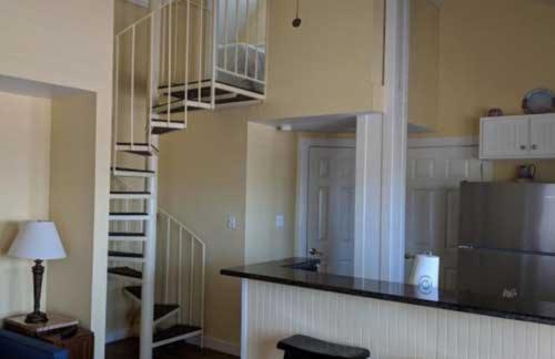 هتل Seashell Village Resort Near The Beach With Kitchens