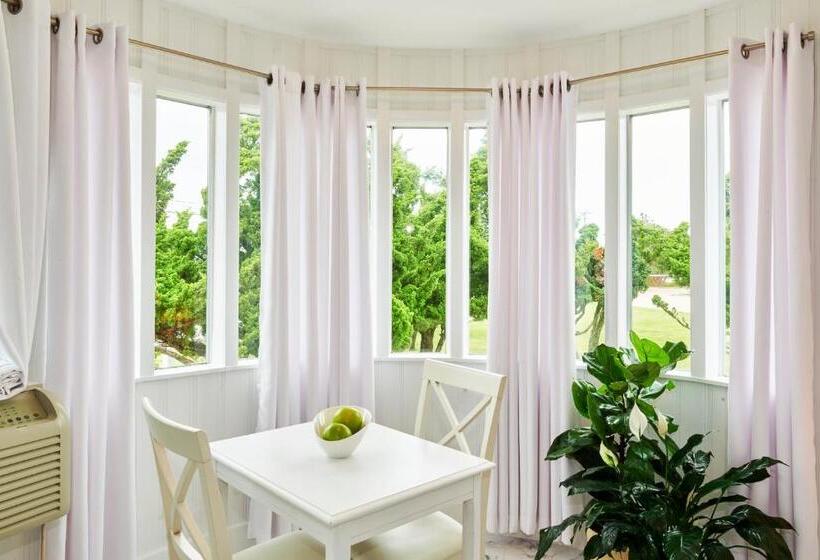 בית מלון כפרי The Sunset Montauk