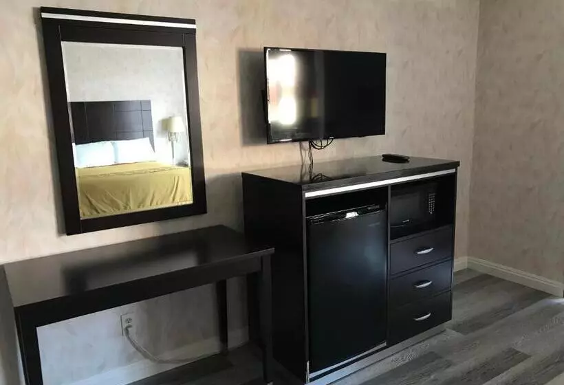 Motelli Manhattan Inn & Suites