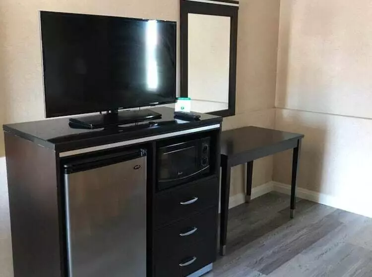 Motelli Manhattan Inn & Suites