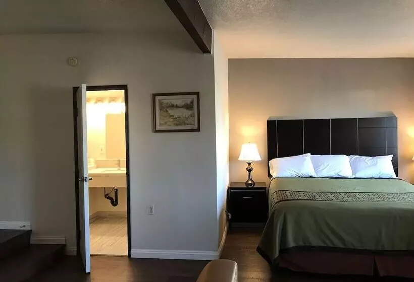 Motelli Manhattan Inn & Suites