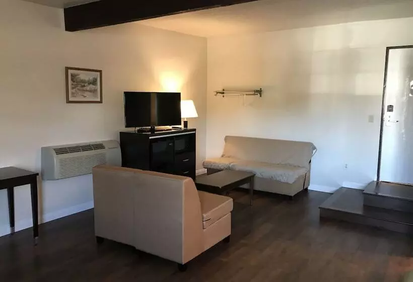 Motelli Manhattan Inn & Suites