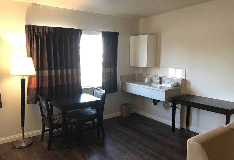 مُتل Manhattan Inn & Suites