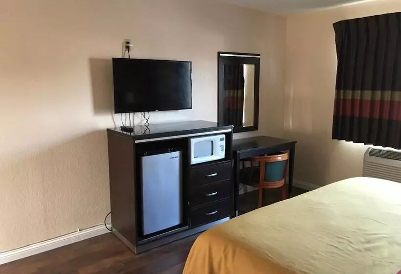 Motelli Manhattan Inn & Suites