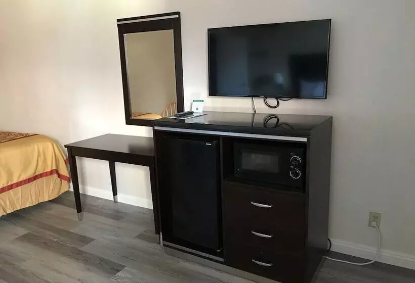 Motelli Manhattan Inn & Suites