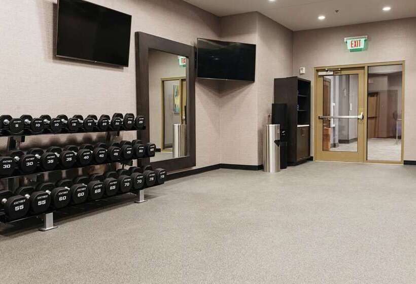 The Axis Moline Hotel, Tapestry Collection By Hilton