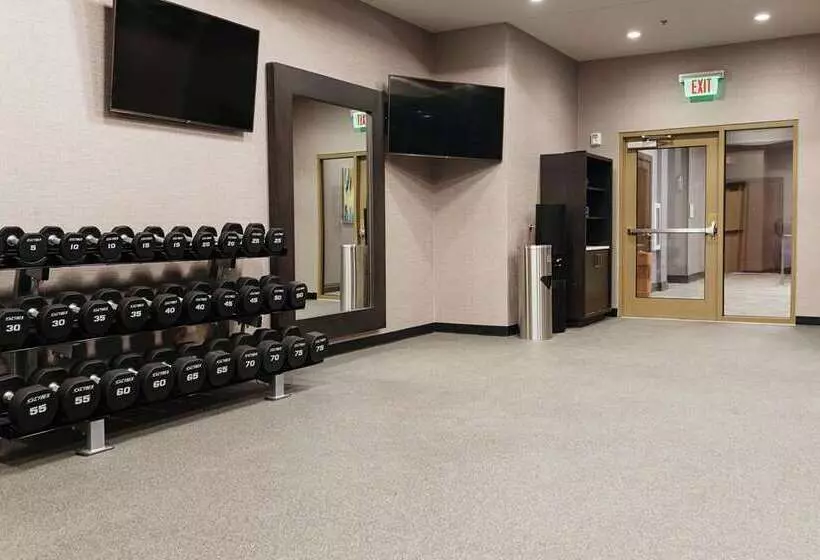 The Axis Moline Hotel, Tapestry Collection By Hilton