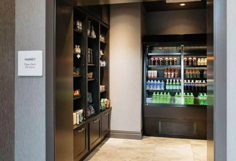 The Axis Moline Hotel, Tapestry Collection By Hilton