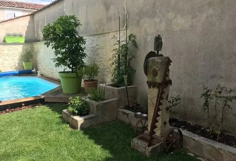 تختخواب و صبحانه Alain Et Nicole