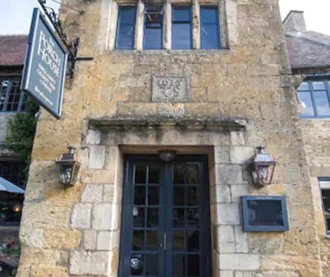 Hostal The Porch House