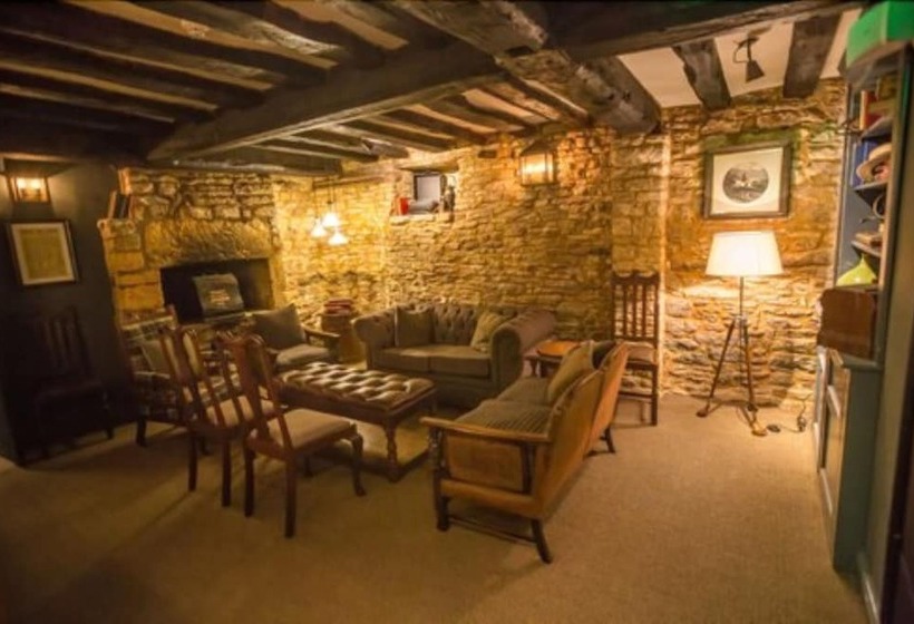 Hostal The Porch House