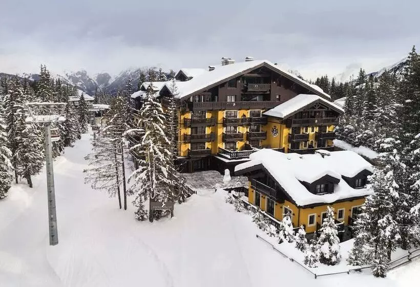 ホテル Cheval Blanc Courchevel
