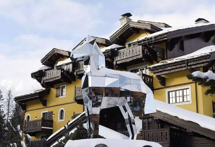 ホテル Cheval Blanc Courchevel