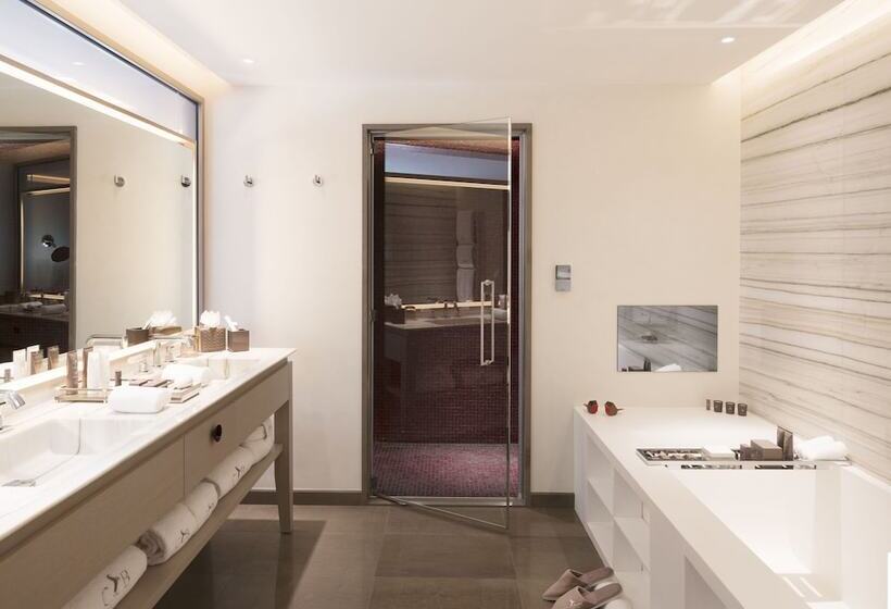 בית מלון כפרי Cheval Blanc Courchevel