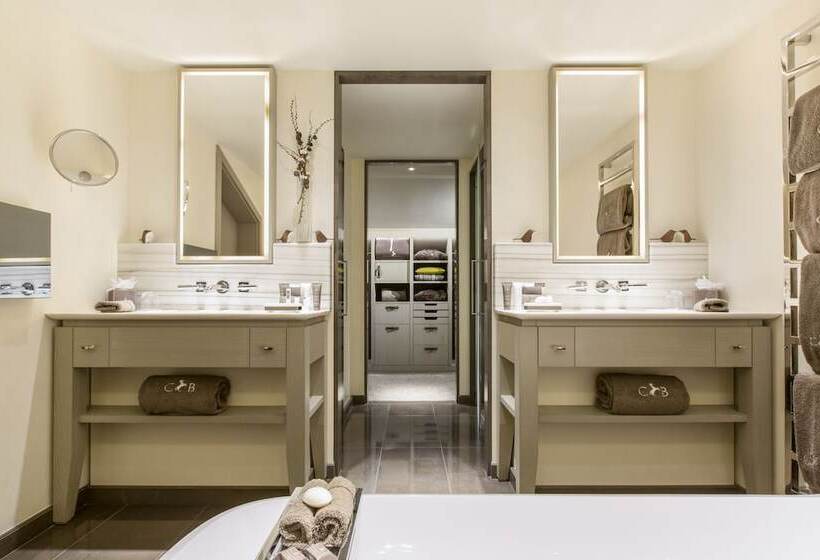 בית מלון כפרי Cheval Blanc Courchevel