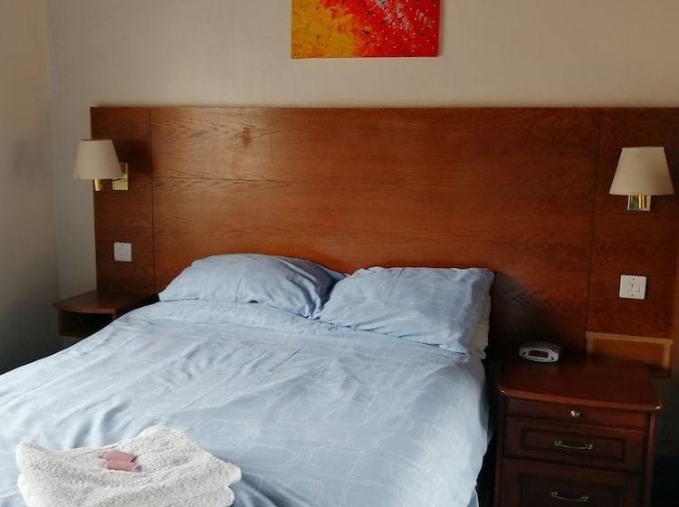 فندق Colin Grazier