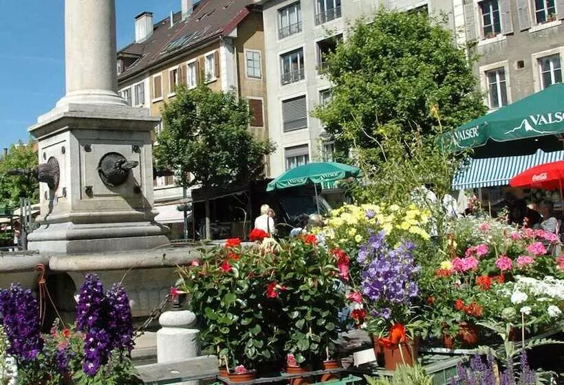 Hotelli Fleur De Lis