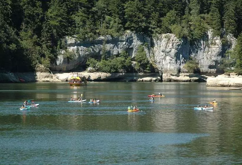 Hotelli Fleur De Lis