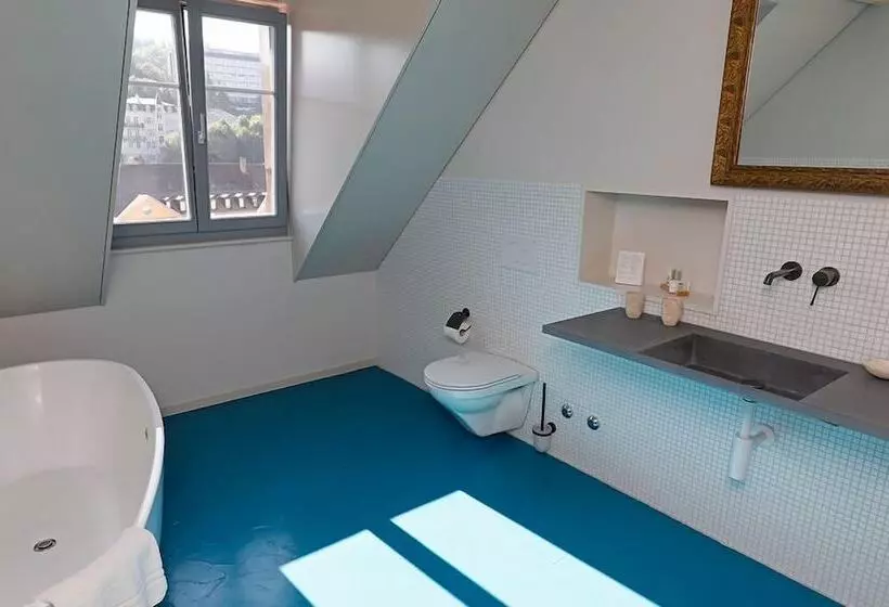 Hotelli Fleur De Lis