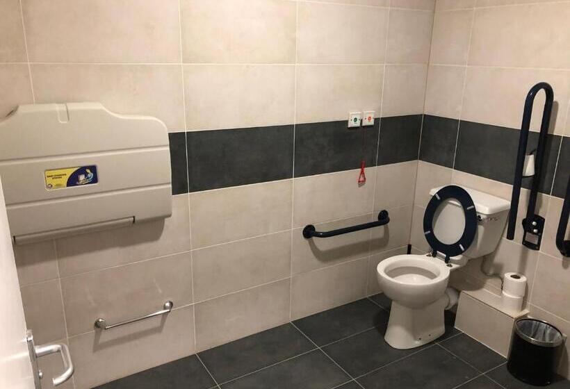 בית מלון כפרי Halfway