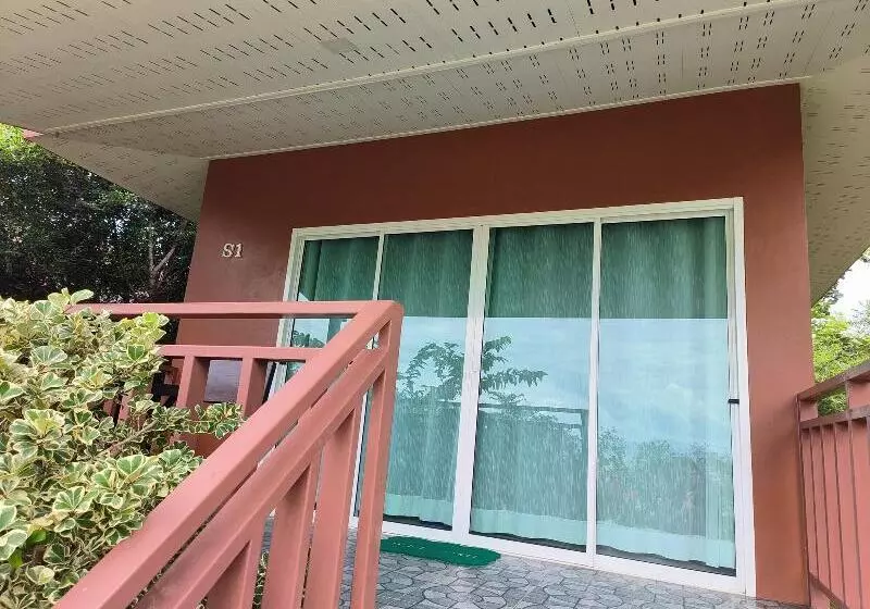 Hotelli Sunrise Beach Koh Yao Resort