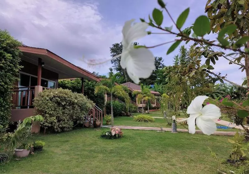 Hotelli Sunrise Beach Koh Yao Resort