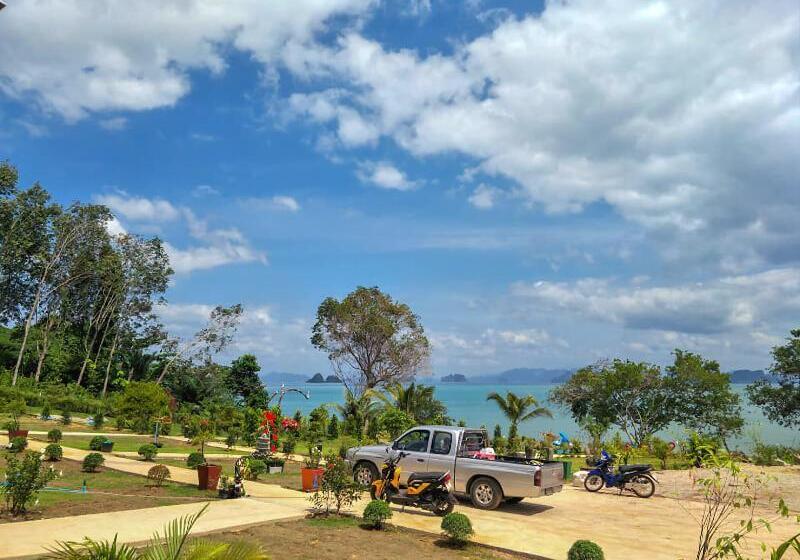 בית מלון כפרי Sunrise Beach Koh Yao Resort