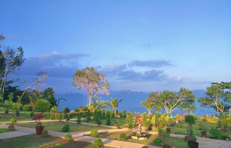 בית מלון כפרי Sunrise Beach Koh Yao Resort