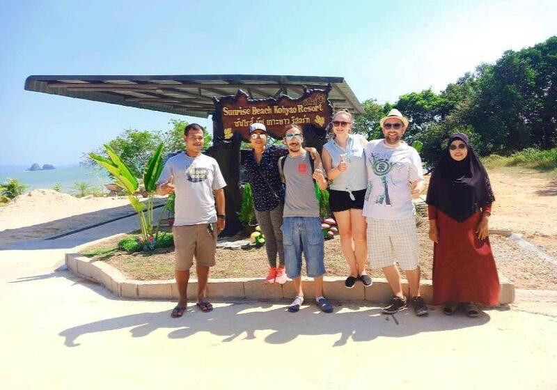 בית מלון כפרי Sunrise Beach Koh Yao Resort