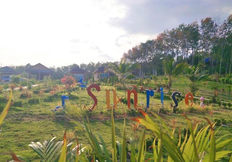 בית מלון כפרי Sunrise Beach Koh Yao Resort