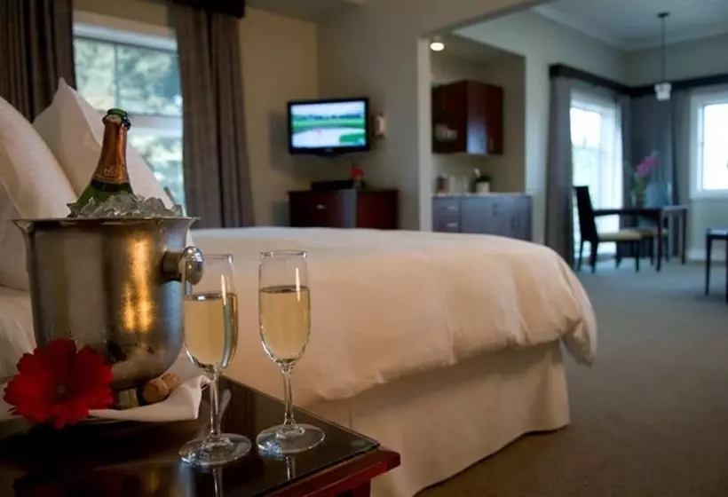 Hotelli Whale Cove Inn