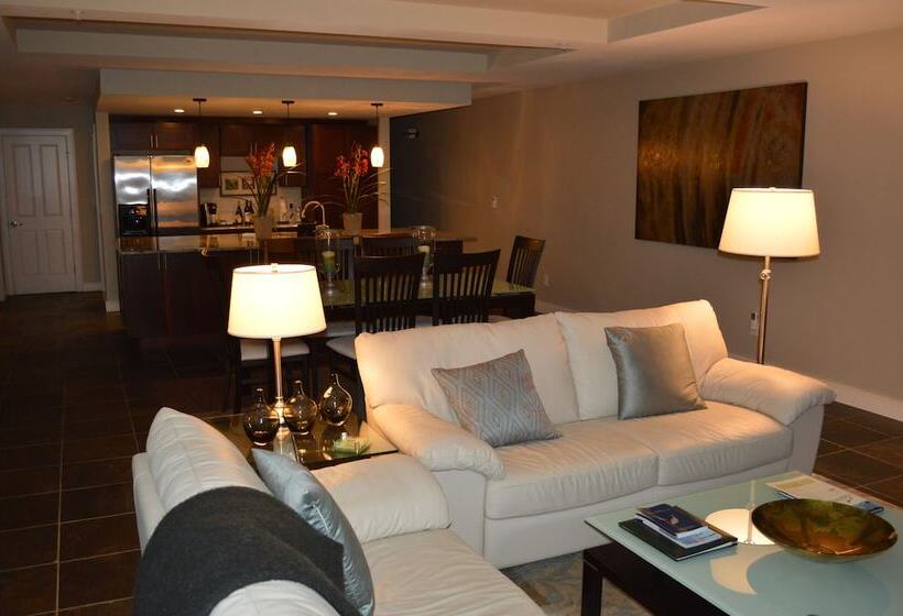 Hotel Whale Cove Inn