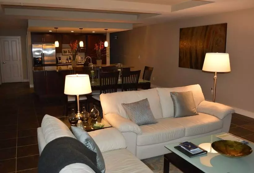 Hotelli Whale Cove Inn