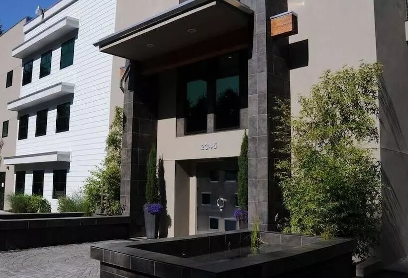 Hotelli Whale Cove Inn