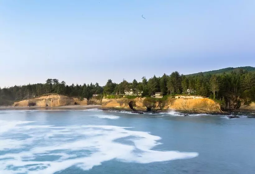 Hotelli Whale Cove Inn