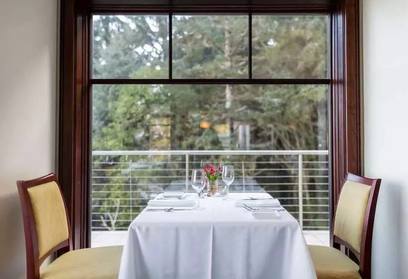 Hotelli Whale Cove Inn