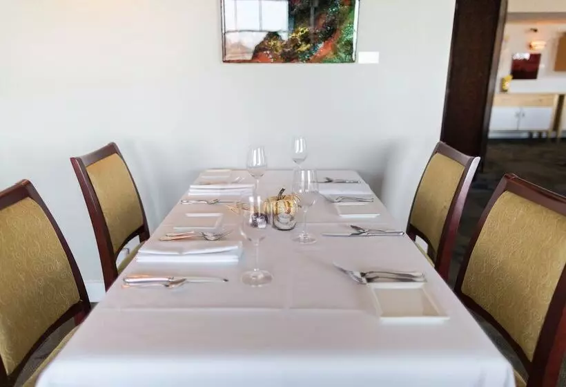 Hotelli Whale Cove Inn