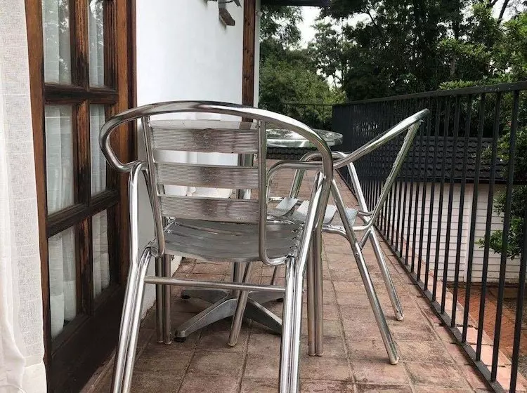 Levon's Bed & Breakfast