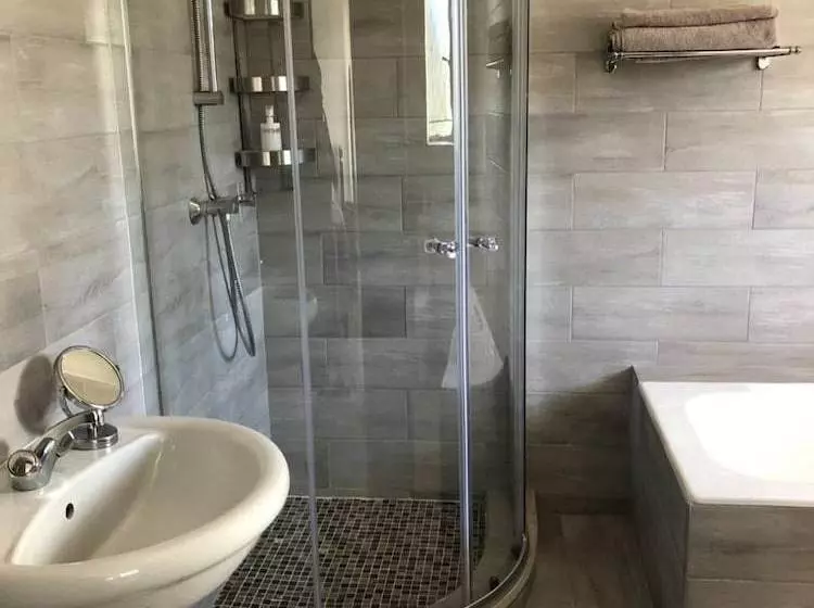 Levon's Bed & Breakfast