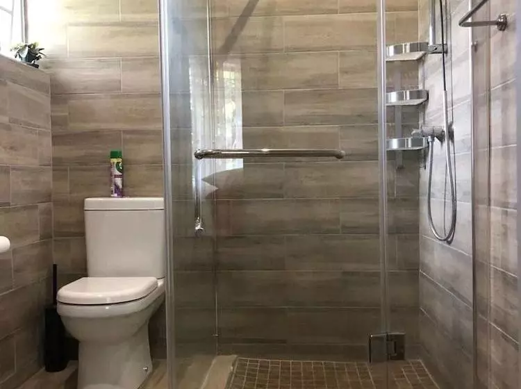 Levon's Bed & Breakfast