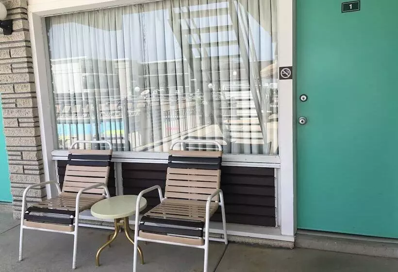 Panoramic Motel & Apartments